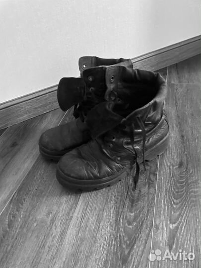 Авангардные ботинки