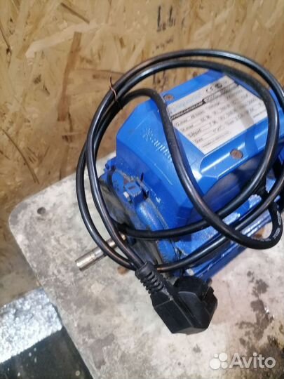 Электродвигатель 220в