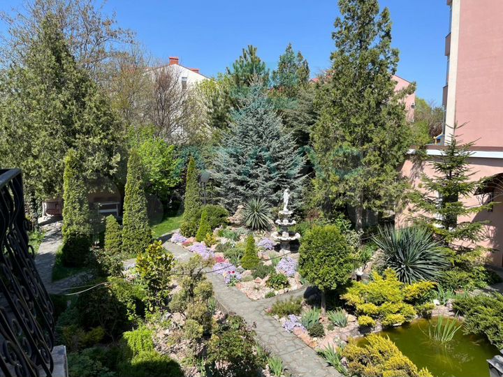 Дом 245 м² на участке 8,9 сот.