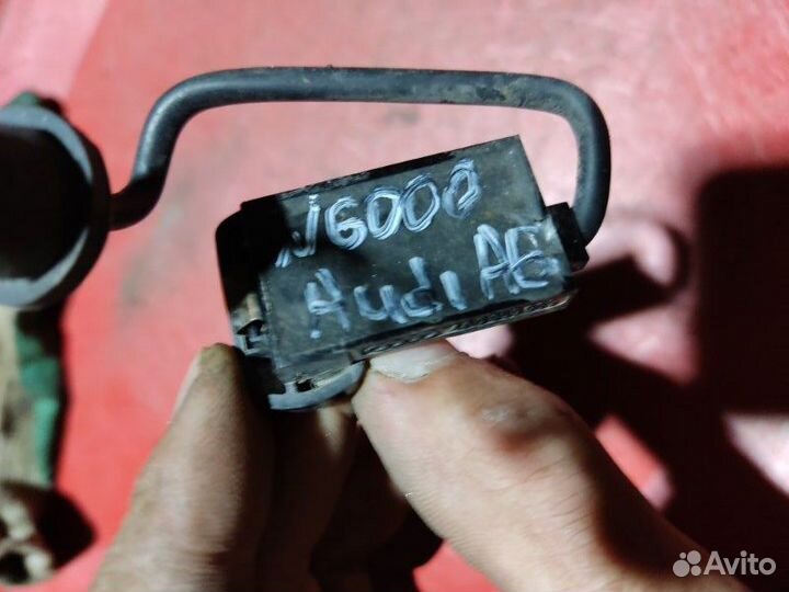 Датчик парковки Audi A6 седан 2.8 AAH 1997