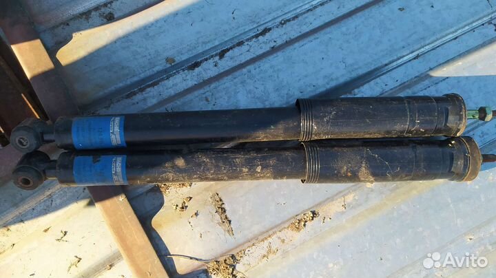 Амортизаторы передние для 210 Мерседеса 124 392