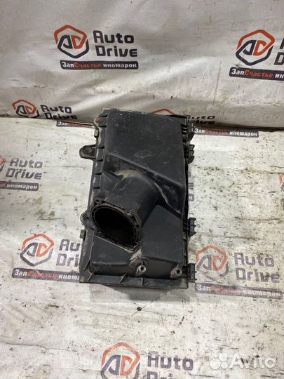 Корпус воздушного фильтра Skoda Octavia Tour AKL