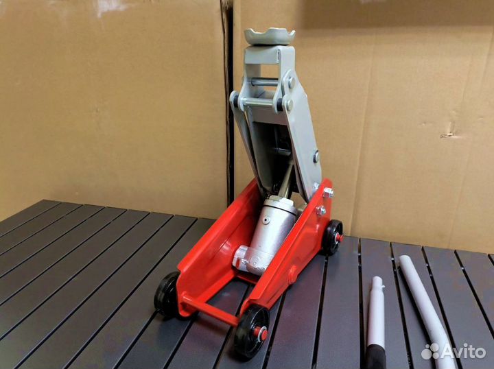 Домкрат гидравличеcкий подкaтной 2,5т 135-395 мм