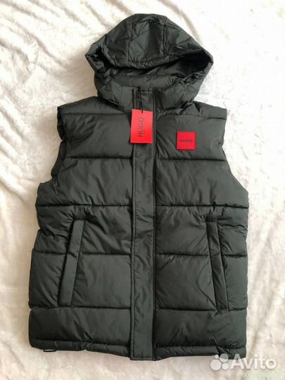 Костюм тройка (жилетка +костюм) Hugo Boss