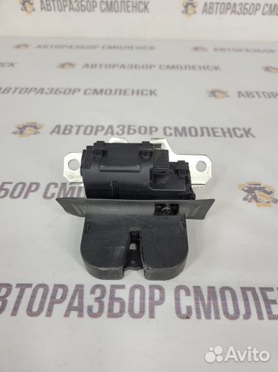 Замок багажника задний Opel Insignia 1