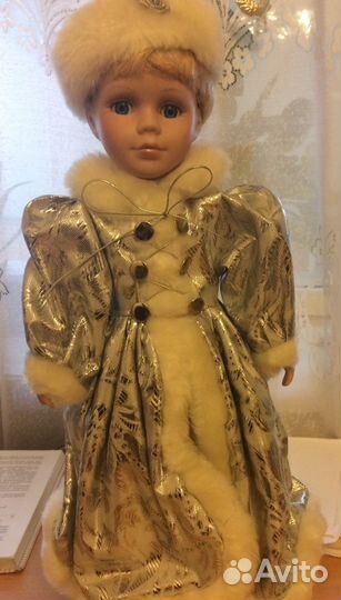 Фарфоровая кукла 