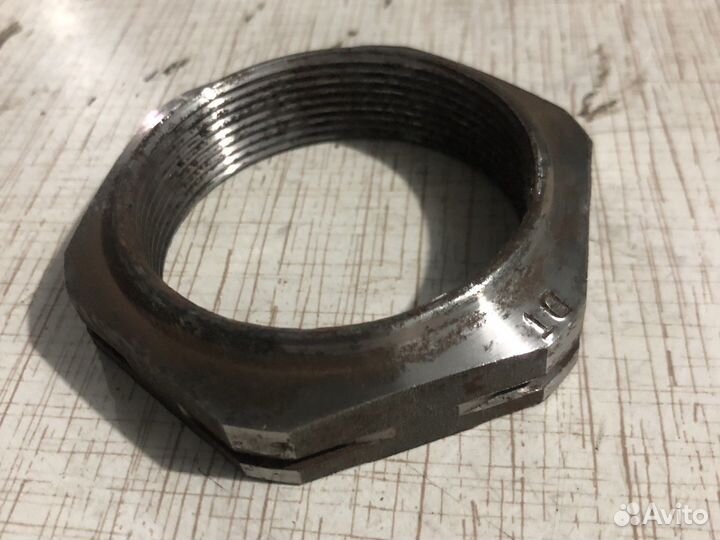 Гайка ступицы оси полуприцепа
