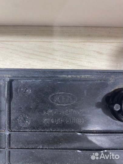 Декоративная крышка двигателя Kia Rio 3 седан 2013