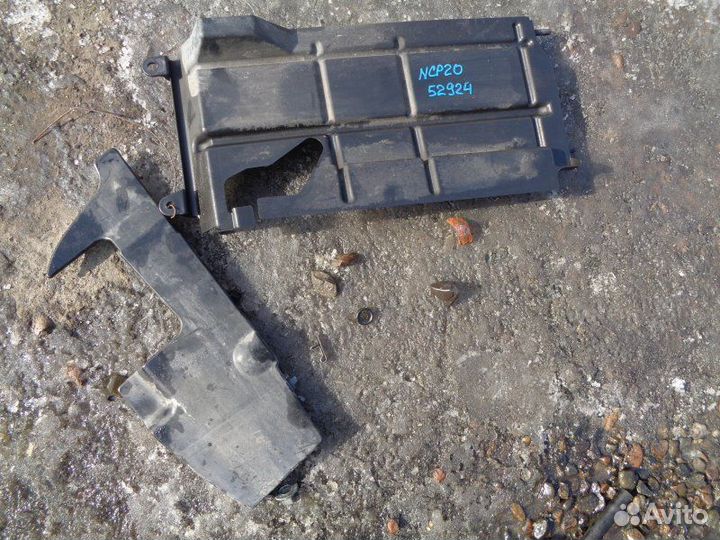 Дефлектор радиатора Toyota Funcargo NCP20 2NZ-FE