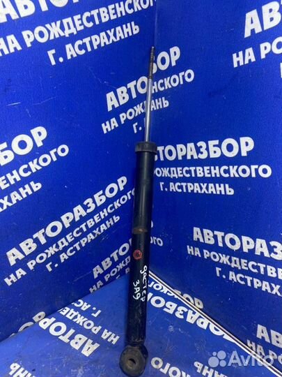 Задний амортизатор Renault Duster кроссовер 2014
