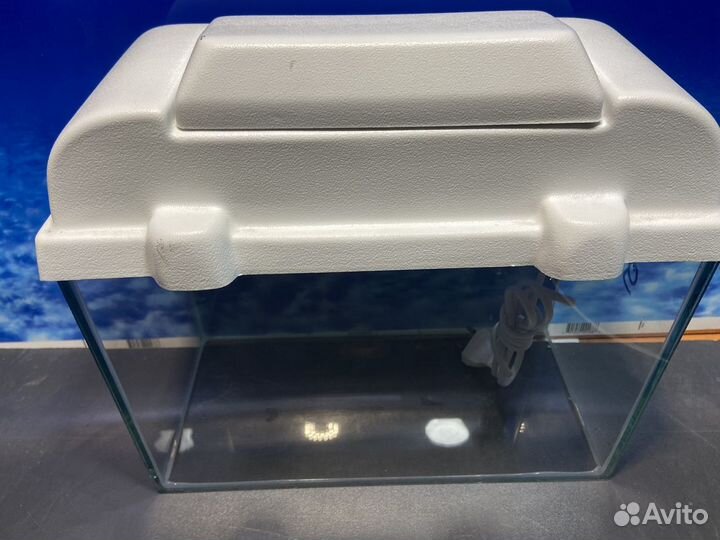 Новый 5 литров с пластиковой крышкой