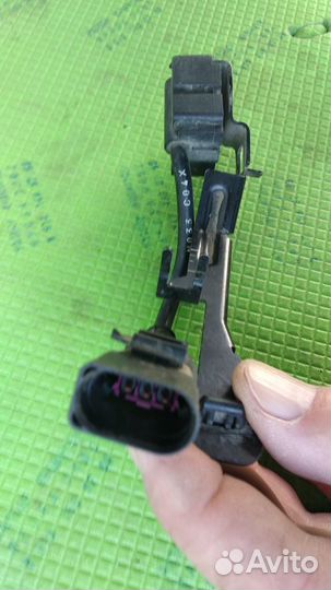 Датчик ускорения Audi A8 D3