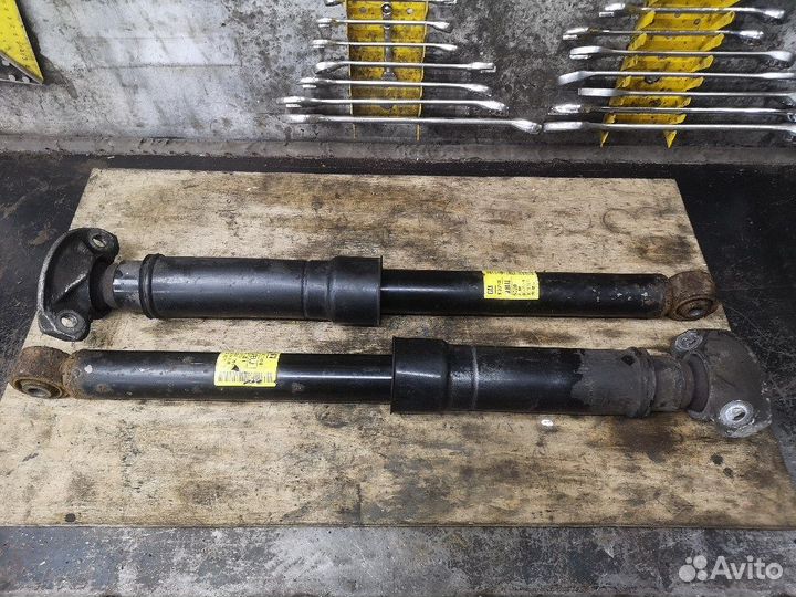 Амортизаторы задние Опель Мокка, 2шт