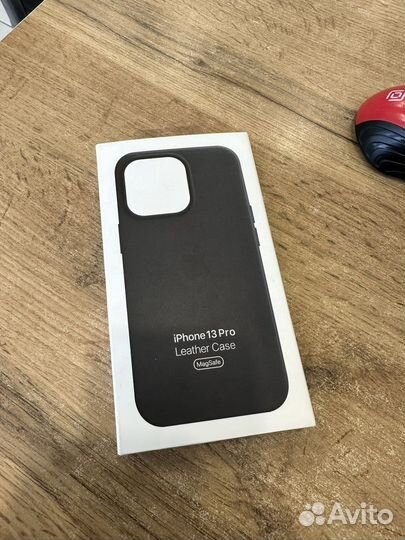 Кожанный чехол iPhone 13 Pro новый