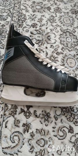 Коньки хоккейные
