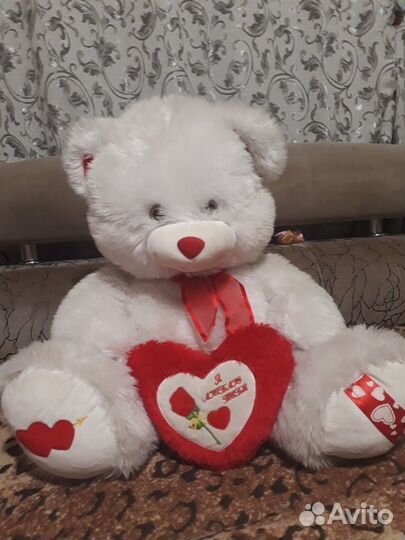 Плюшевый медведь белый