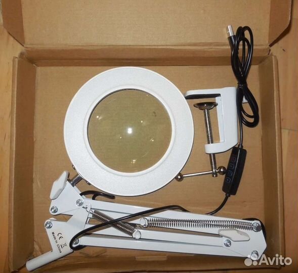 Косметологическая кольцевая лампа-лупа