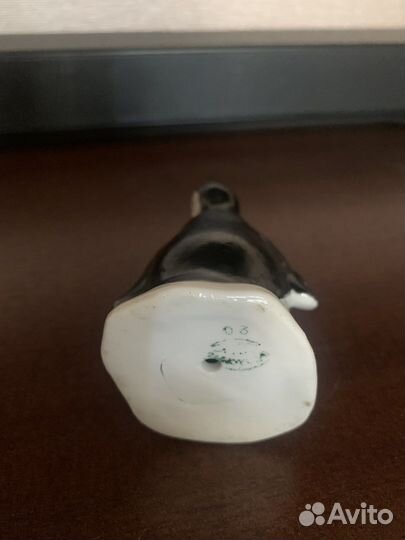 Фарфоровая статуэтка