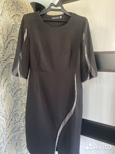 Продам платья и брючный костюм