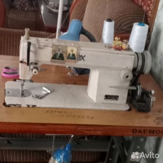 Продам швейную машинку
