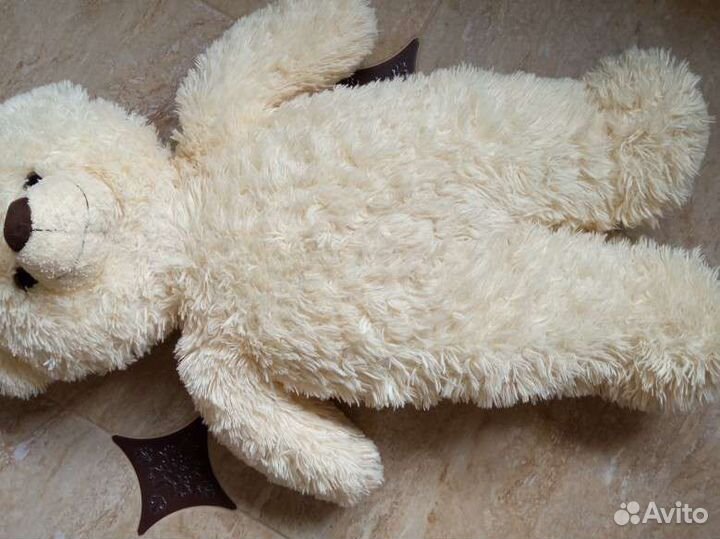 Большой плюшевый мишка