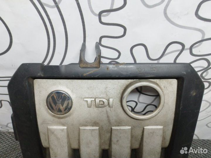 Декоративная крышка двигателя Volkswagen Passat