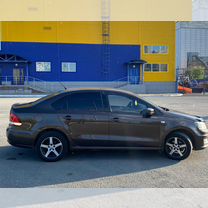 Volkswagen Polo 1.6 AT, 2015, 185 000 км, с пробегом, цена 850 000 руб.