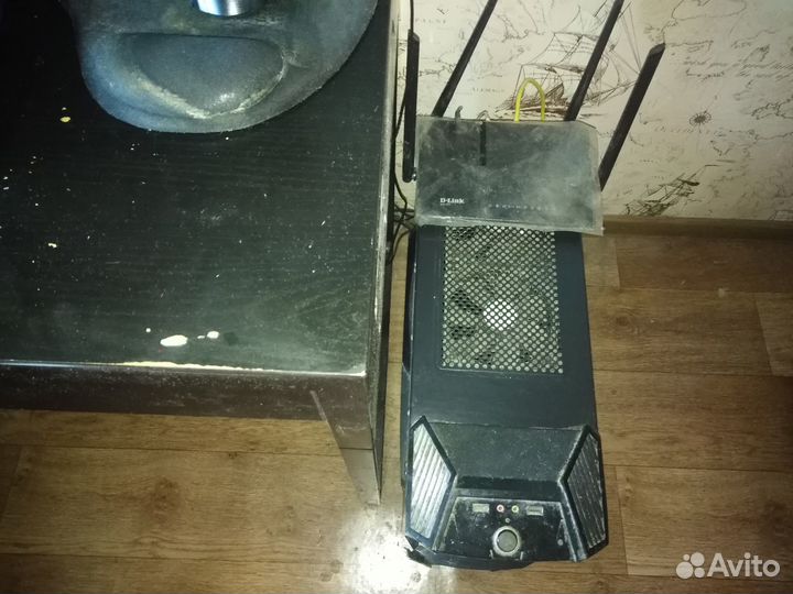 Монитор для компьютера, системный блок, колонки, к