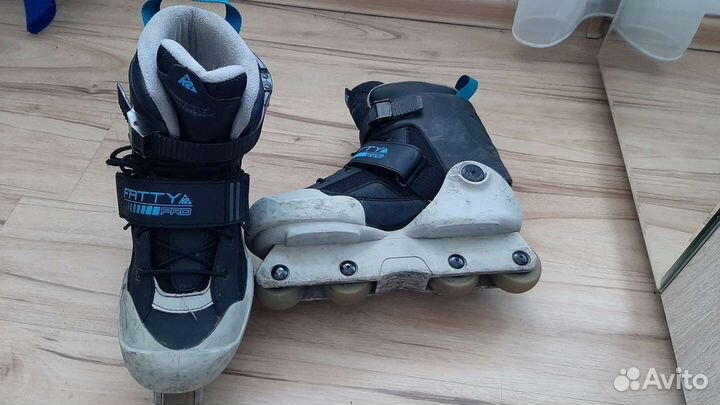 Роликовые коньки