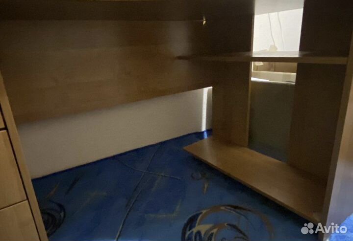 Компьютерный стол (рабочий стол)