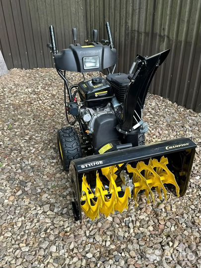 Снегоуборщик Champion ST1170E