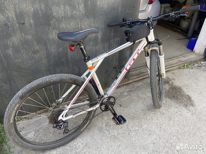 Велосипед горный GT avalanche elite 27,5