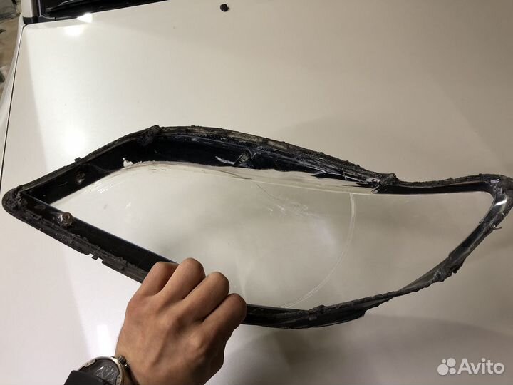 Стекло на фару Subaru Inpreza