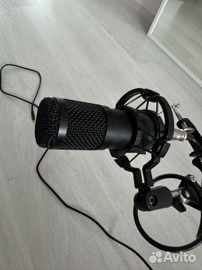 Студийный микрофон BM800