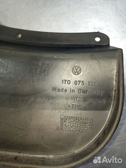 Брызговик задний правый Vag 1T0075101 volkswagen T