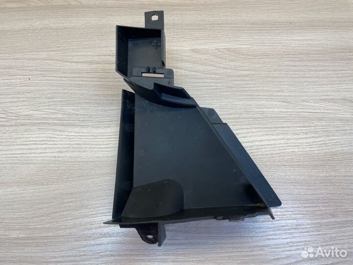 Дефлектор радиатора левый LADA X-Ray