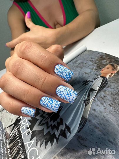 Модель на маникюр