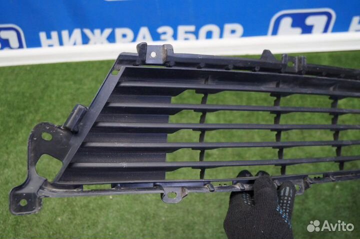 Решетка в бампер передняя Lexus Es 2012-2018