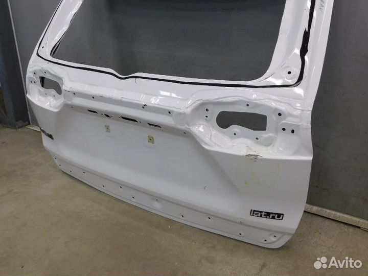 Дверь багажника Toyota RAV4