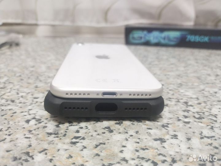 iPhone SE (2020), 128 ГБ