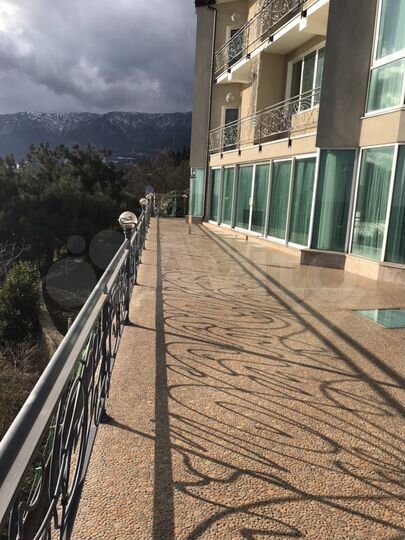 Дом 1291,8 м² на участке 40 сот.