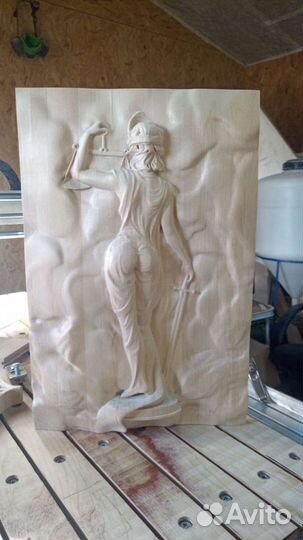 Панно из дерева