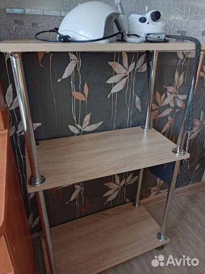 Этажерка на колесиках