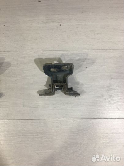 Петля двери перед прав renault duster 2.0 4wd мт