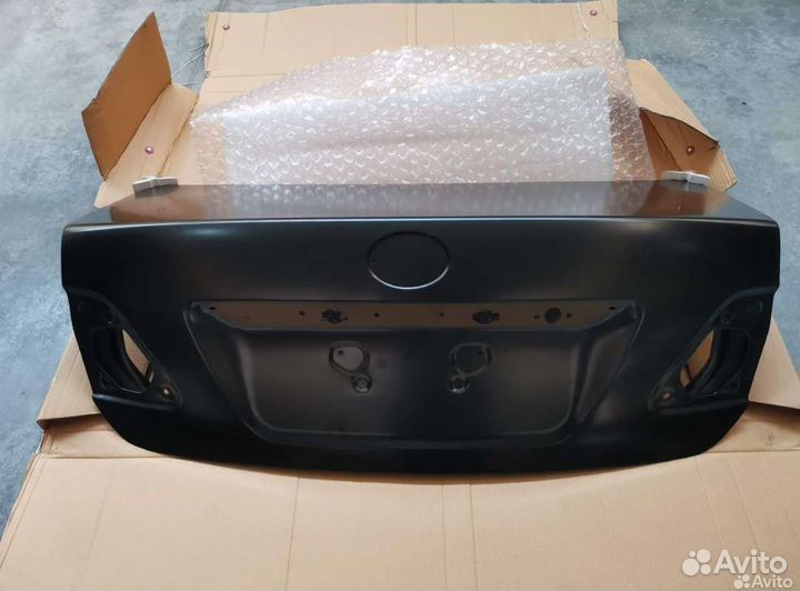 Крышка багажника toyota corolla 150