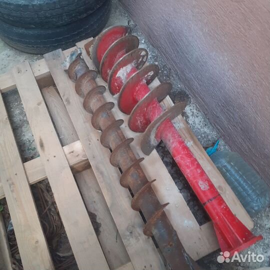 Бурение ямок под заборы и кун погрузчик