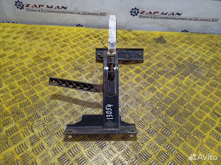 Кронштейн подножки Man Tgl