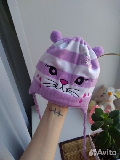 Шапка на девочку новая