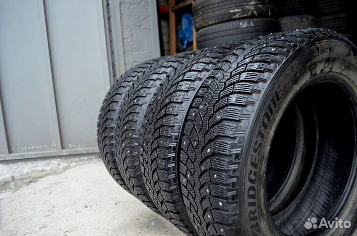 Bridgestone Blizzak Spike-01 225/65 R17