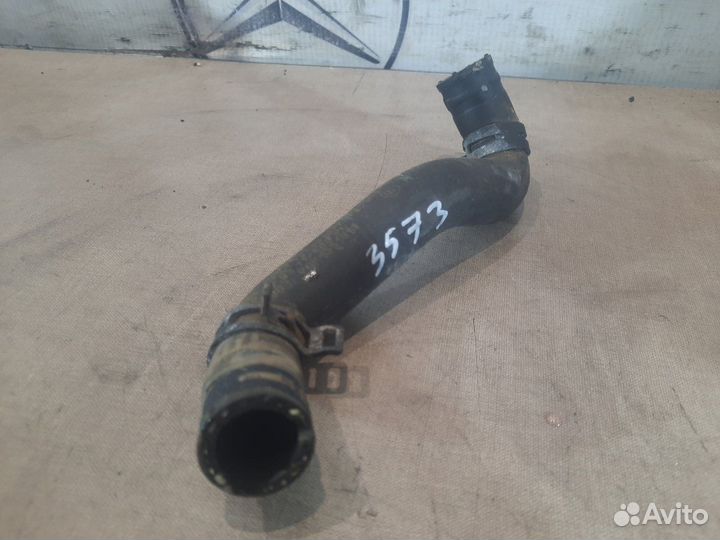 Патрубок системы охлаждения Mercedes Gla180 X156